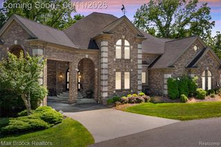 34825 Huntington Court, Farmington Hills, MI 48331