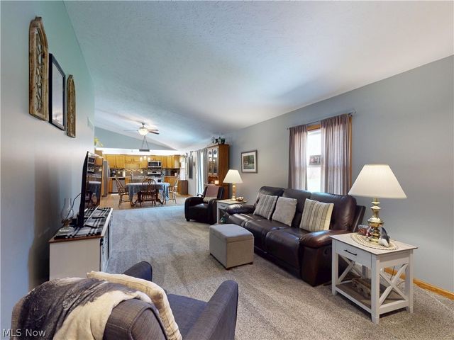 10415 Penniman Drive, Chardon, OH 44024