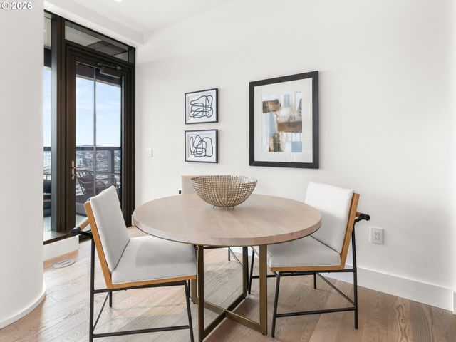 550 Sw 10TH Ave 2807, Portland, OR 97205