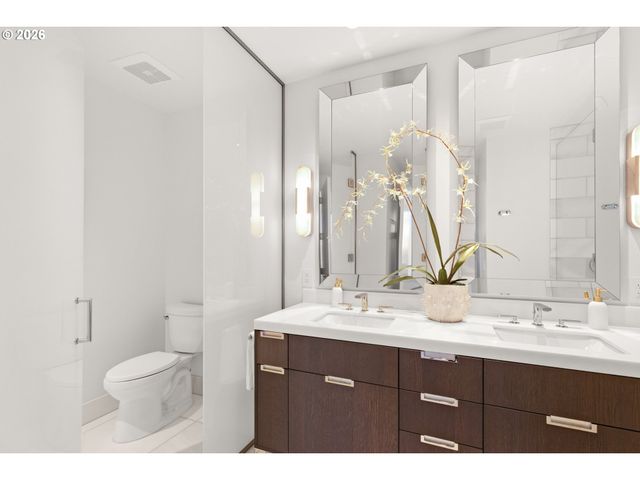 550 Sw 10TH Ave 2807, Portland, OR 97205