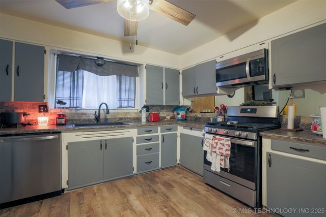 417717 E 1145 Road, Eufaula, OK 74432