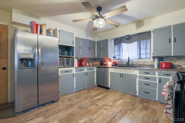 417717 E 1145 Road, Eufaula, OK 74432