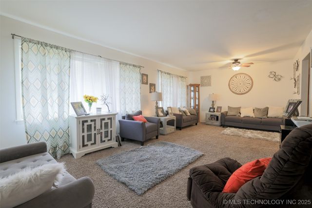 417717 E 1145 Road, Eufaula, OK 74432