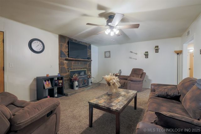 417717 E 1145 Road, Eufaula, OK 74432