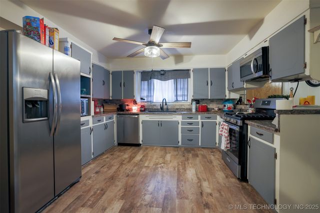 417717 E 1145 Road, Eufaula, OK 74432