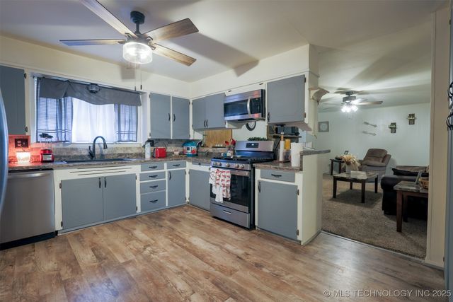 417717 E 1145 Road, Eufaula, OK 74432