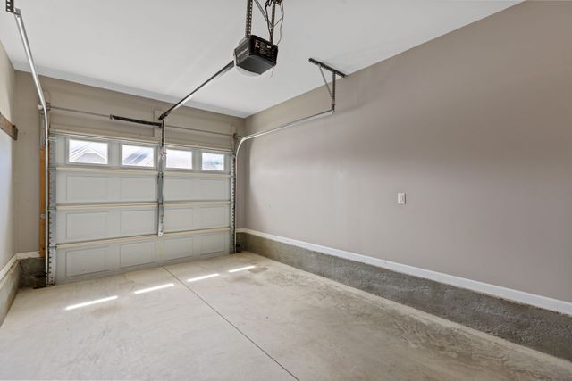 4022 Commons Dr, Spring Hill, TN 37174