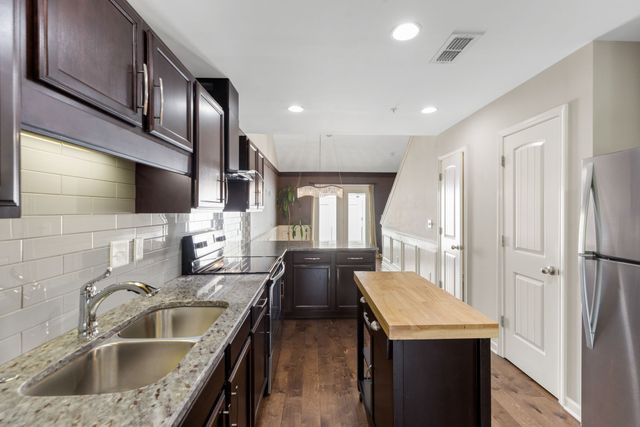 4022 Commons Dr, Spring Hill, TN 37174