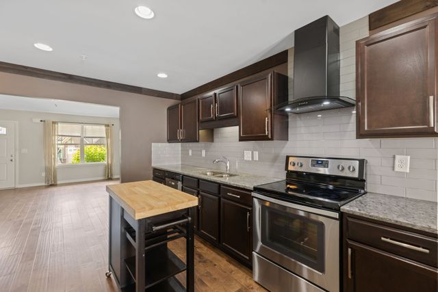 4022 Commons Dr, Spring Hill, TN 37174