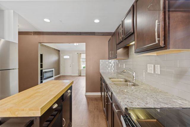 4022 Commons Dr, Spring Hill, TN 37174