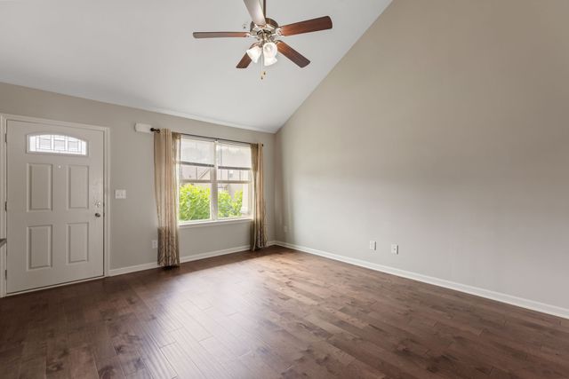 4022 Commons Dr, Spring Hill, TN 37174