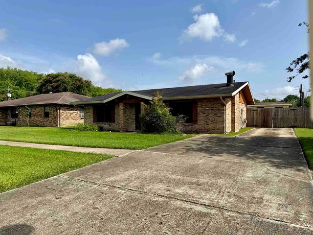 3013 Roderick St, Morgan City, LA 70380