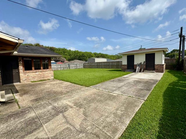 3013 Roderick St, Morgan City, LA 70380