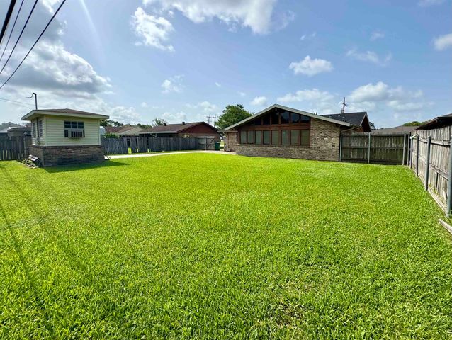 3013 Roderick St, Morgan City, LA 70380