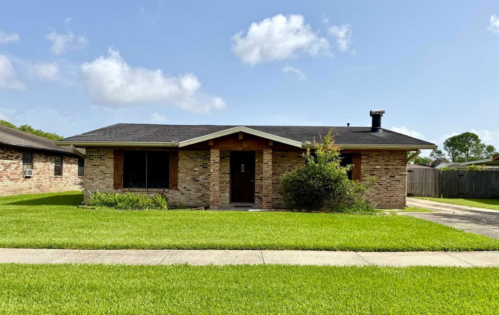 3013 Roderick St, Morgan City, LA 70380