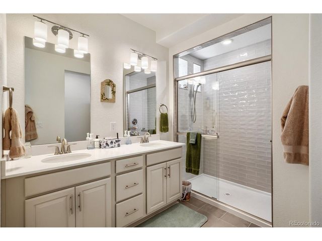 5066 N Quemoy Ct, Aurora, CO 80019