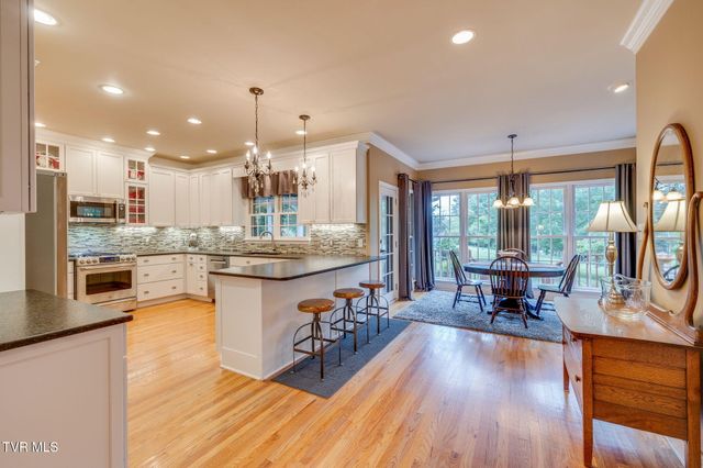 117 Quail Heights Court, Kingsport, TN 37663