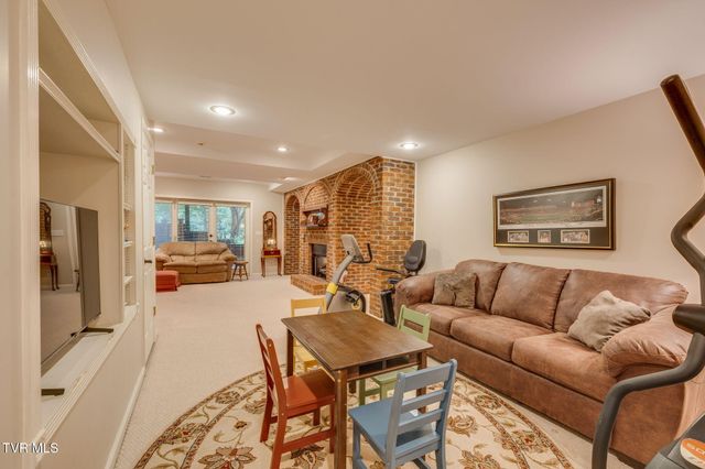 117 Quail Heights Court, Kingsport, TN 37663