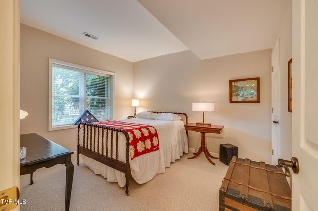 117 Quail Heights Court, Kingsport, TN 37663