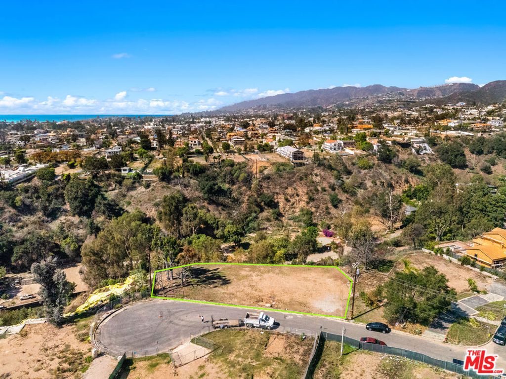 1005 Villa Grove Drive, Pacific Palisades, CA 90272 — exterior