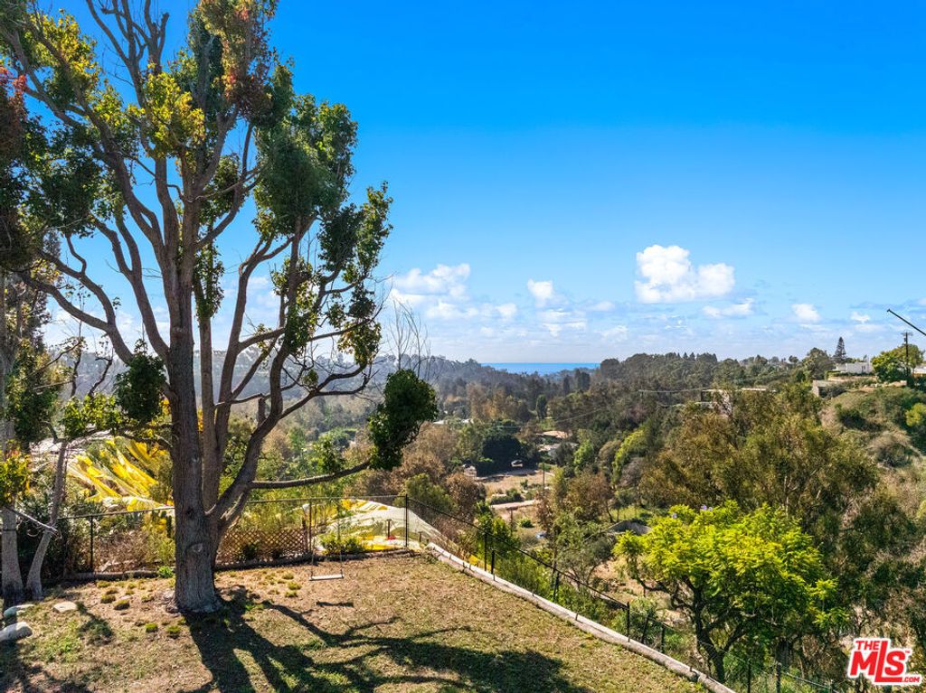 1005 Villa Grove Drive, Pacific Palisades, CA 90272 — photo 5