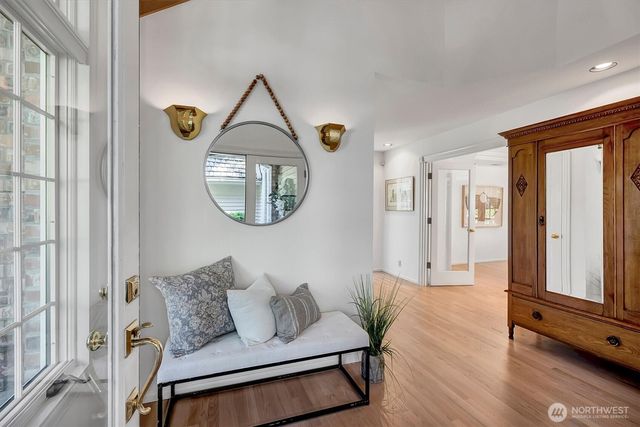 13713 209th Avenue NE, Woodinville, WA 98077
