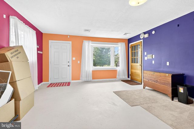 4130 HOLLY DR, Columbia, PA 17512