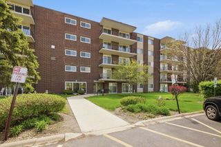 5300 Walnut Avenue 23C, Downers Grove, IL 60515