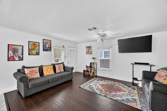 11738 Greencanyon Drive, Houston, TX 77044