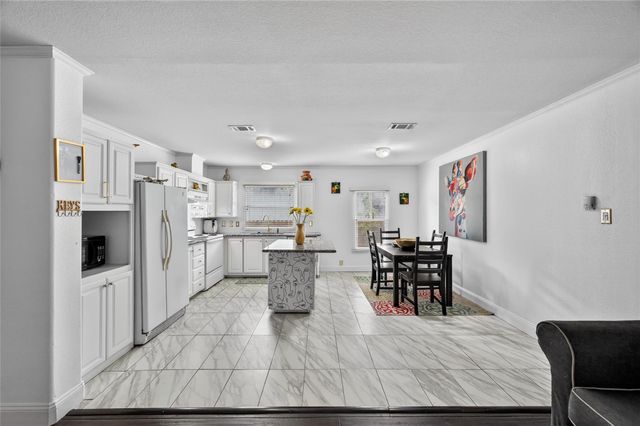 11738 Greencanyon Drive, Houston, TX 77044