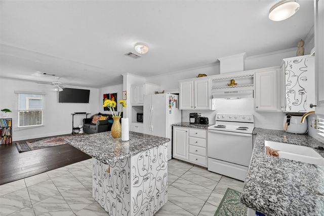 11738 Greencanyon Drive, Houston, TX 77044