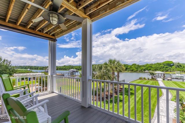 1606 E Yacht Drive, Oak Island, NC 28465