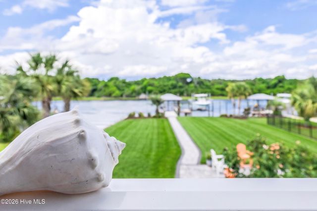 1606 E Yacht Drive, Oak Island, NC 28465