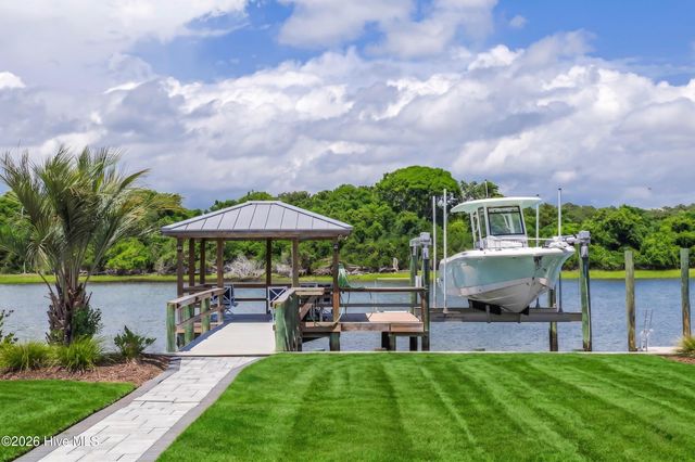 1606 E Yacht Drive, Oak Island, NC 28465