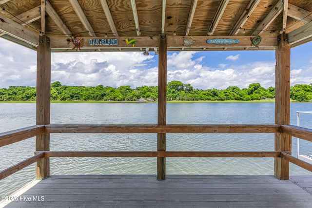 1606 E Yacht Drive, Oak Island, NC 28465