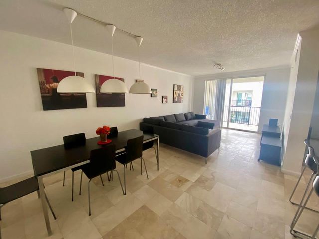 17100 N Bay Road 1911, Sunny Isles Beach, FL 33160