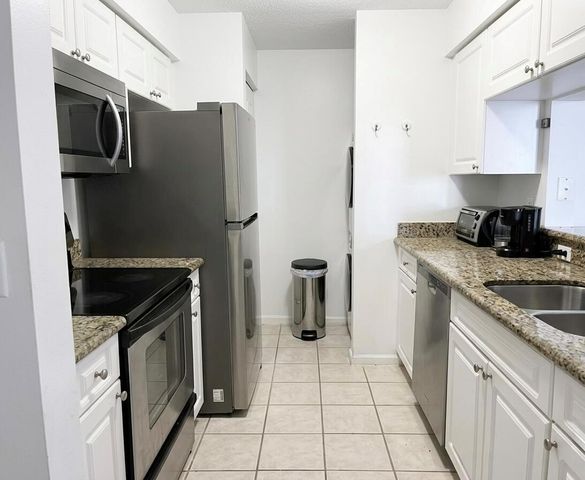 17100 N Bay Road 1911, Sunny Isles Beach, FL 33160