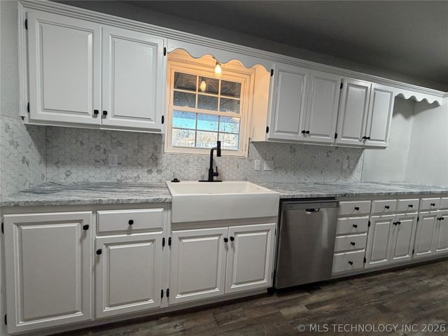 305 W Ash Avenue, Wilburton, OK 74578