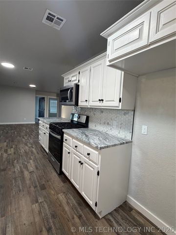 305 W Ash Avenue, Wilburton, OK 74578