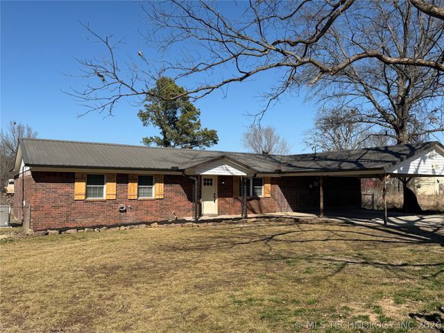 305 W Ash Avenue, Wilburton, OK 74578