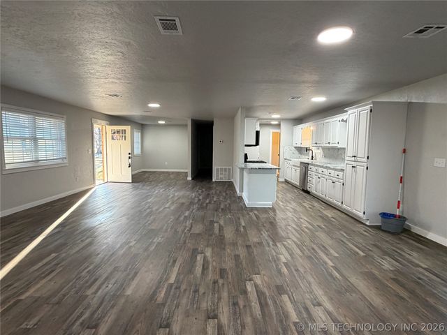 305 W Ash Avenue, Wilburton, OK 74578