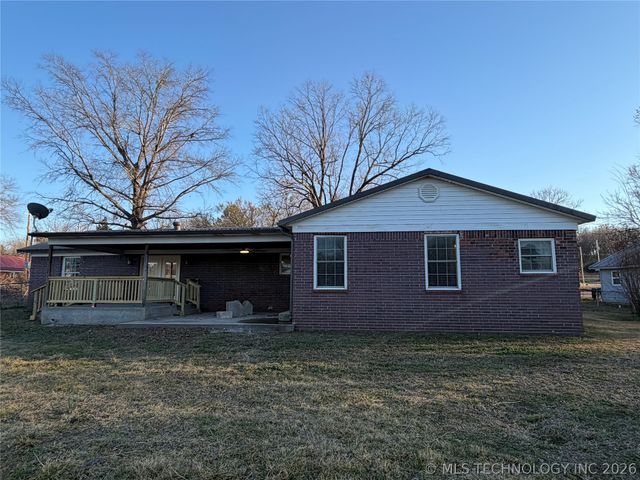 305 W Ash Avenue, Wilburton, OK 74578