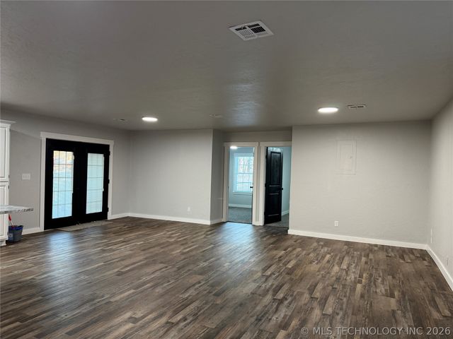 305 W Ash Avenue, Wilburton, OK 74578