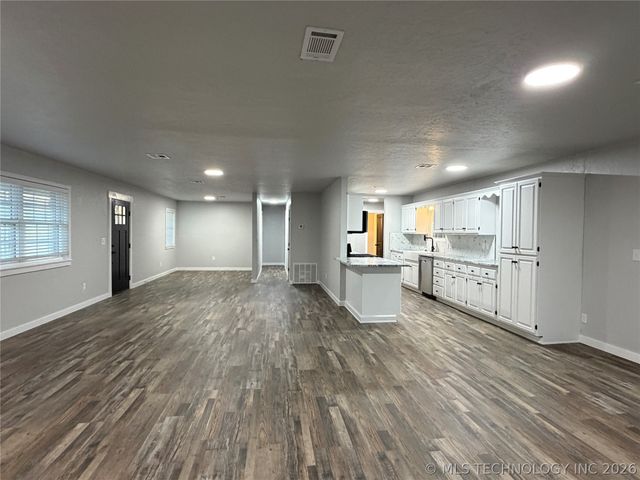 305 W Ash Avenue, Wilburton, OK 74578