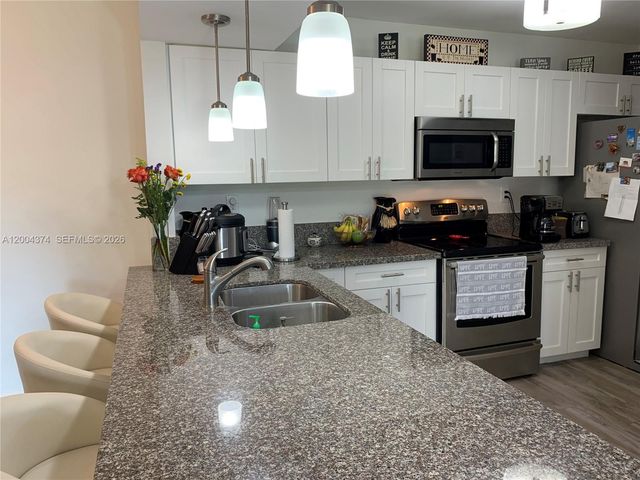 8660 SW 212th Street 305, Cutler Bay, FL 33189