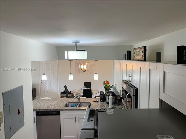 8660 SW 212th Street 305, Cutler Bay, FL 33189