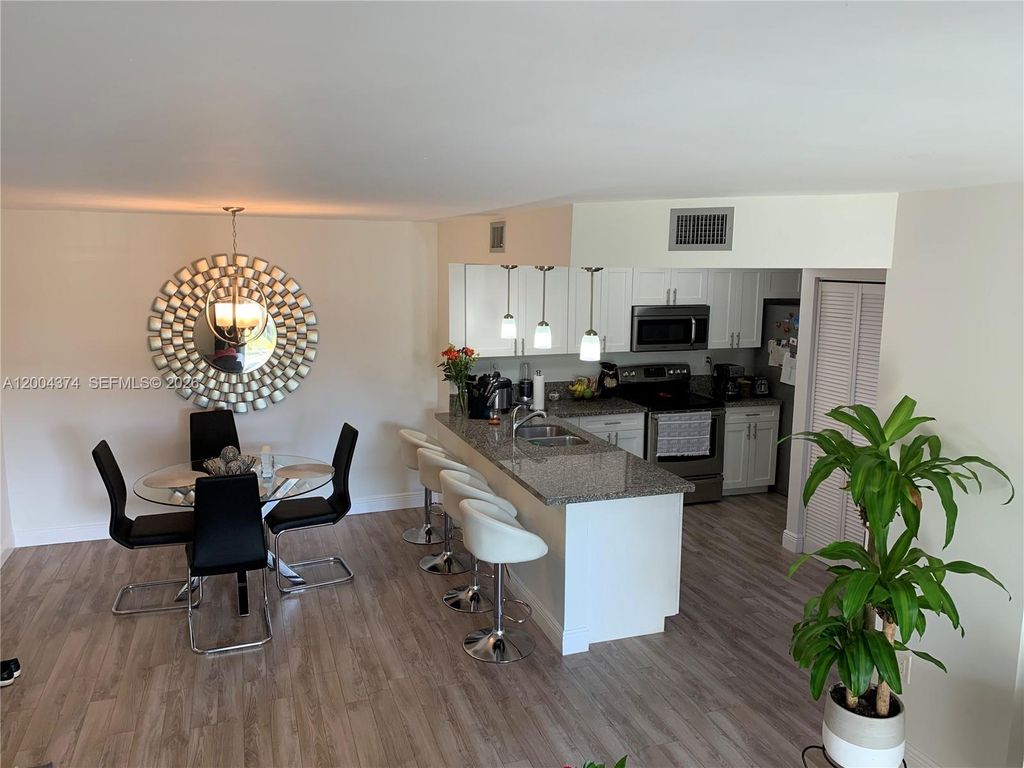8660 SW 212th Street 305, Cutler Bay, FL 33189