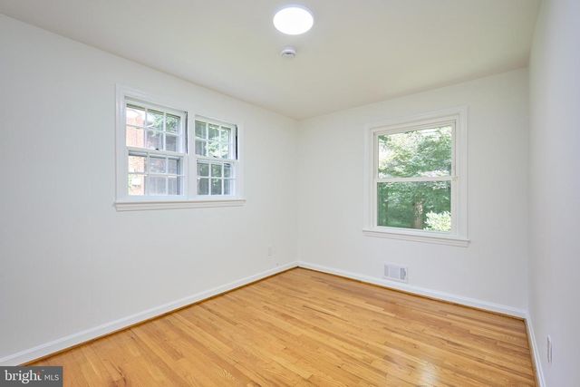 6506 OAKWOOD DR, Falls Church, VA 22041
