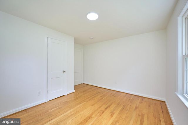 6506 OAKWOOD DR, Falls Church, VA 22041