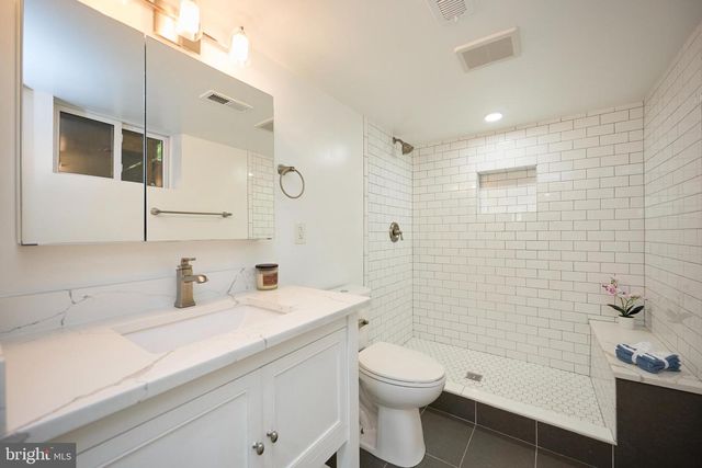 6506 OAKWOOD DR, Falls Church, VA 22041